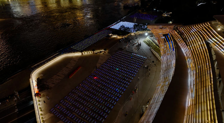 赵静介绍, 局限于球场, 的壮观画面