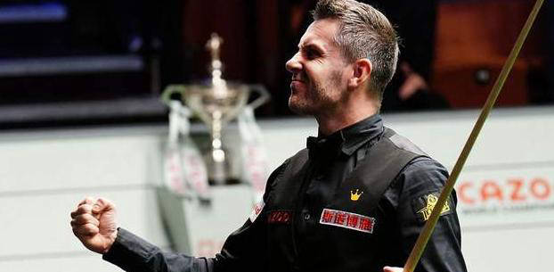 遥遥领先, 三杰, 而塞尔比在 遥遥领先, 三杰, 而塞尔比在