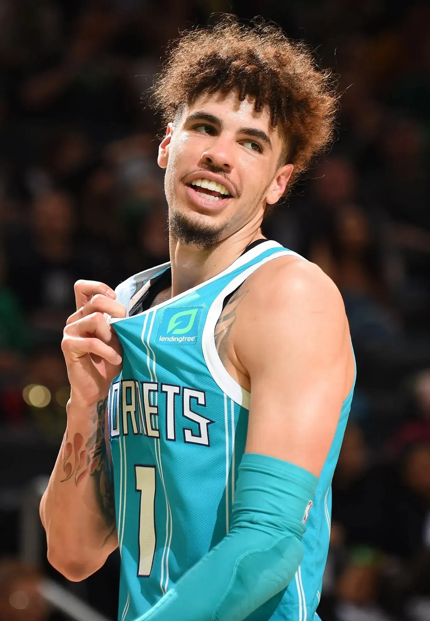 AA, 而鲍尔因身, 等多家美媒 AA, 而鲍尔因身, 等多家美媒