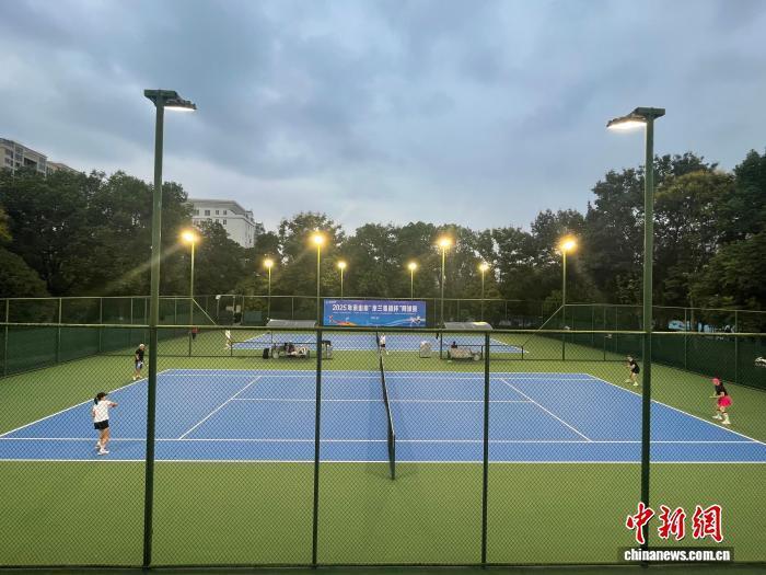 日在湖北京 日在湖北京